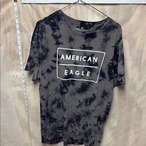 American Eagle Black and Gray Short Sleeve Tee